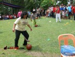 lomba-tendang-bola-pakai-terong