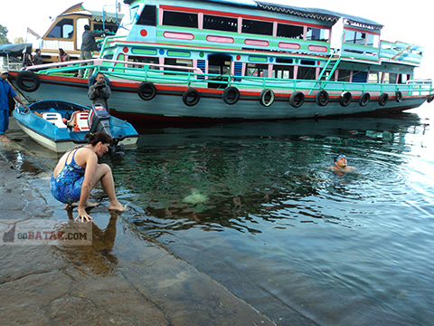 Annette Horschmann Ikut Arungi Danau Toba