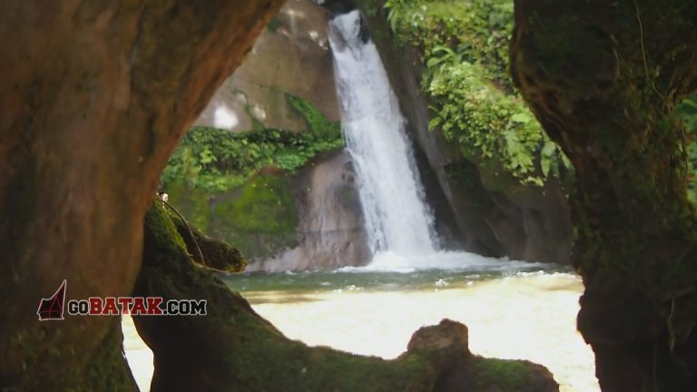 Seru Wisata Air Terjun Taman Eden 100 Sambil Piknik