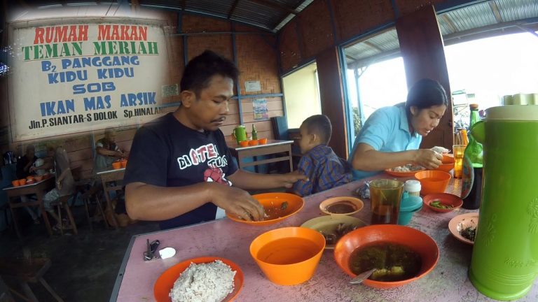 Rumah Makan Karo Memang Terbaik, Pakai Beras Merah Babi Panggang Karo Menu Paling Favorit