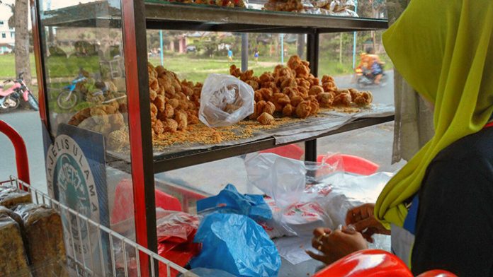 oleh-oleh khas pematang siantar - roti ketawa